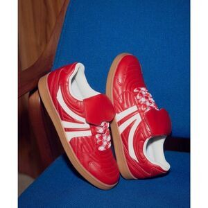 STEVE MADDEN MADRID Low top Sneakers NIB 7.5 Women’s Shoes Red Retro